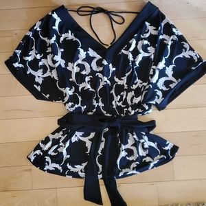 White House Black Market kimono style top